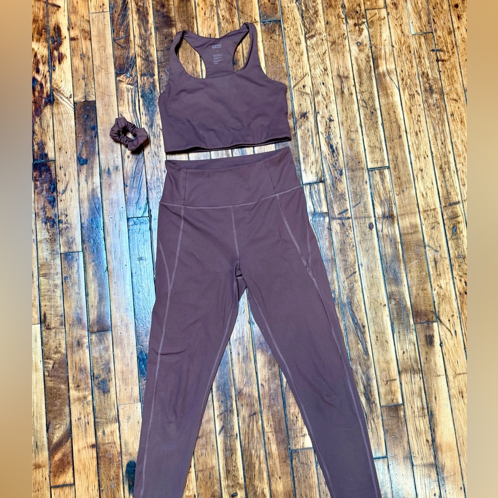 Girlfriend Collective Brown (Earth) Activewear SET. Bra, Leggings AND Scrunchie.